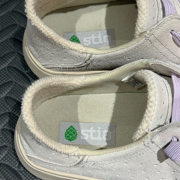 Stio Women's slip on Cream with Lavender Accents sneaker loafer - Picture 6 of 12